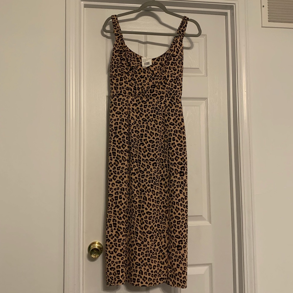 Leopard print dress with slit